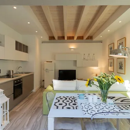 White With Private Terrace By Rent All *