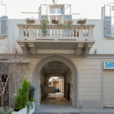 White With Private Terrace By Rent All Apartment