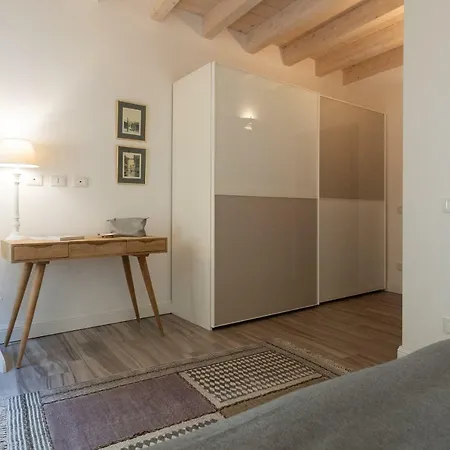 White With Private Terrace By Rent All Apartment *