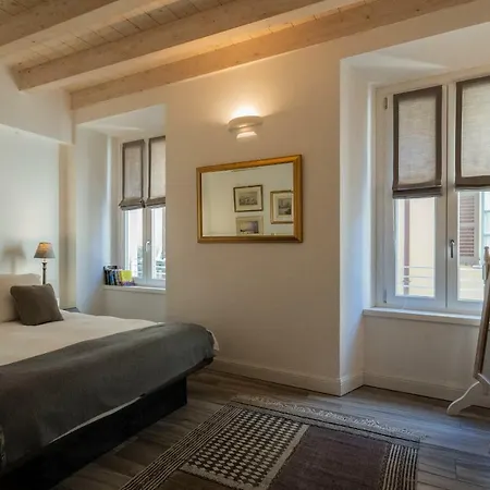 White With Private Terrace By Rent All Como