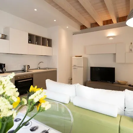 White With Private Terrace By Rent All Apartment *